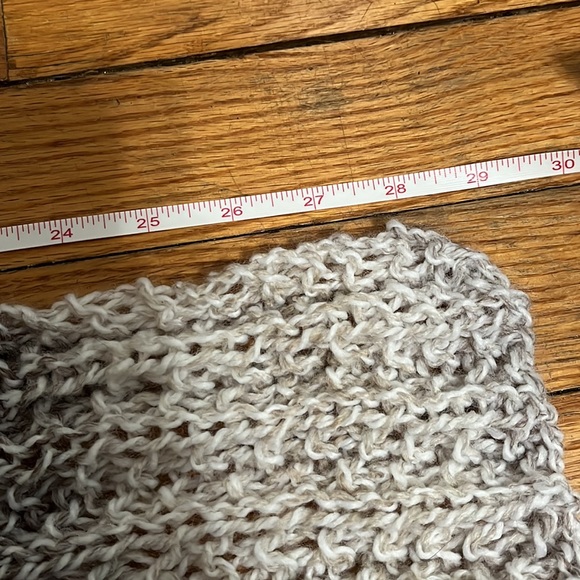 Handmade loop scarf - Picture 6 of 7